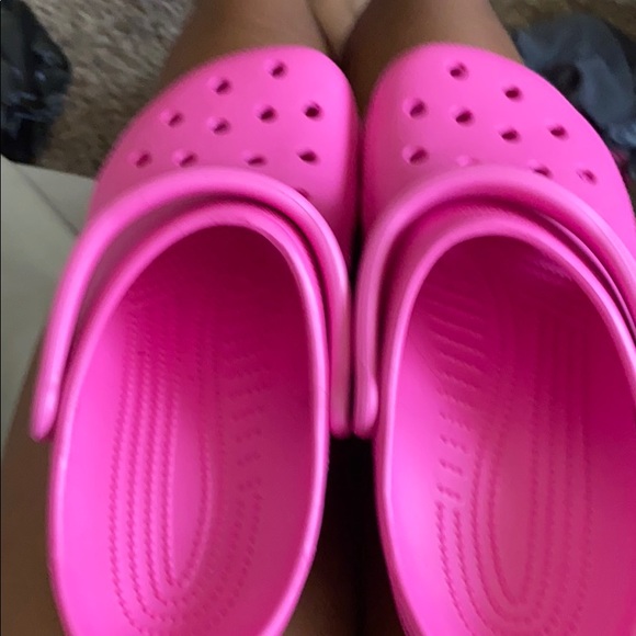 hot pink crocs